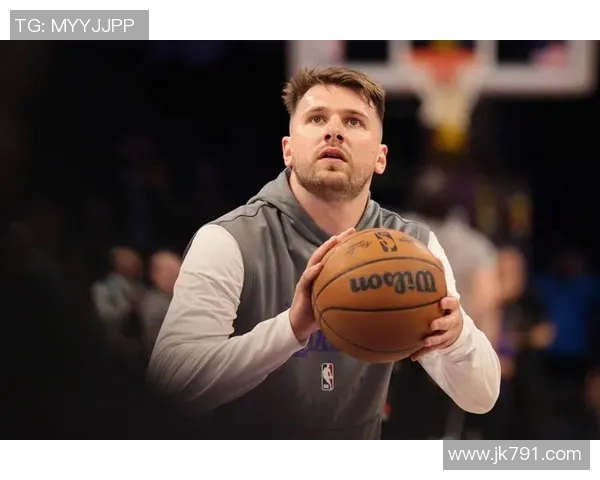 突发伤病！再见了，东契奇！两战92分的超级大杀器