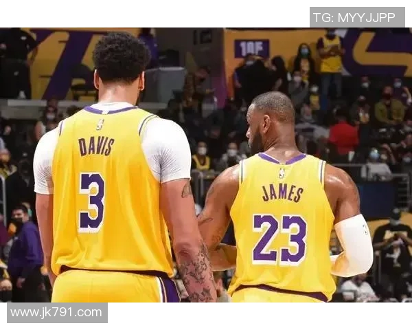 詹姆斯21分+错失绝杀，东契奇22+9+15，魔术1分小胜湖人，班凯罗36分